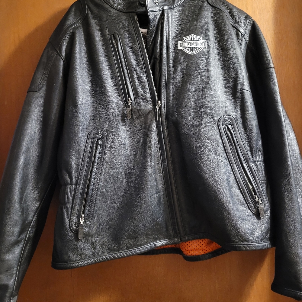 Womens harley Davidson leather jacket.